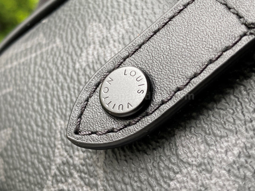Louis Vuitton Christopher Wearable Wallet (Umhängetasche)