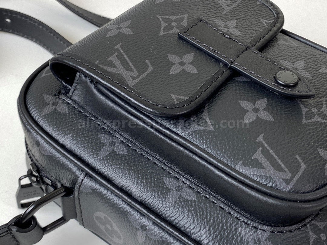 Shop Louis Vuitton 2022 SS Christopher wearable wallet (M69404) by  design◇base