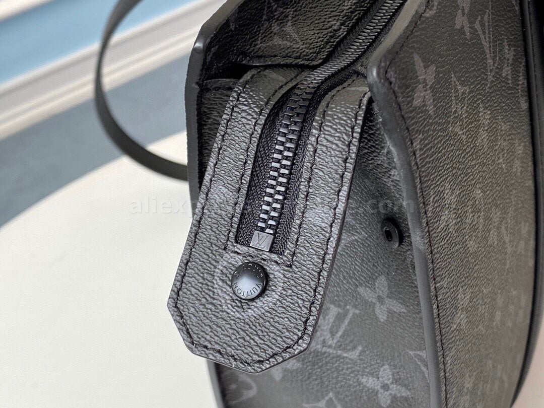 Sac Plat Horizontal Zippé - Luxury All Bags - Bags, Men M45265