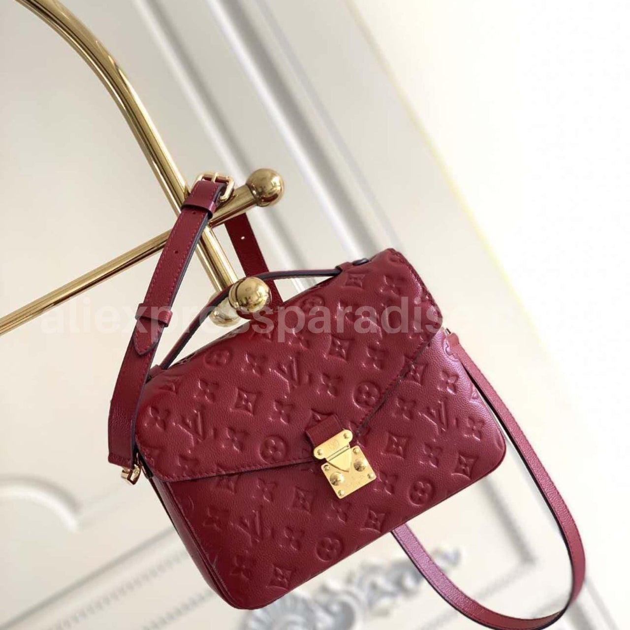 Louis Vuitton Pochette Metis - Lv Empreinte Crossbody Bag Red